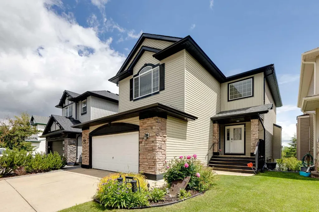 92 Everhollow Way SW Calgary AB T2Y 4R7