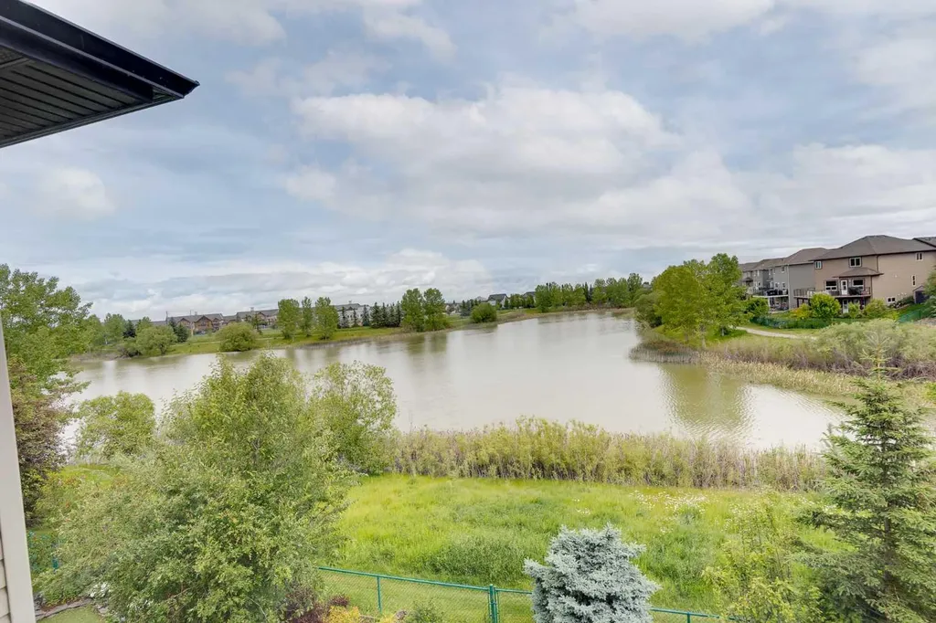 92 Everhollow Way SW Calgary AB T2Y 4R7
