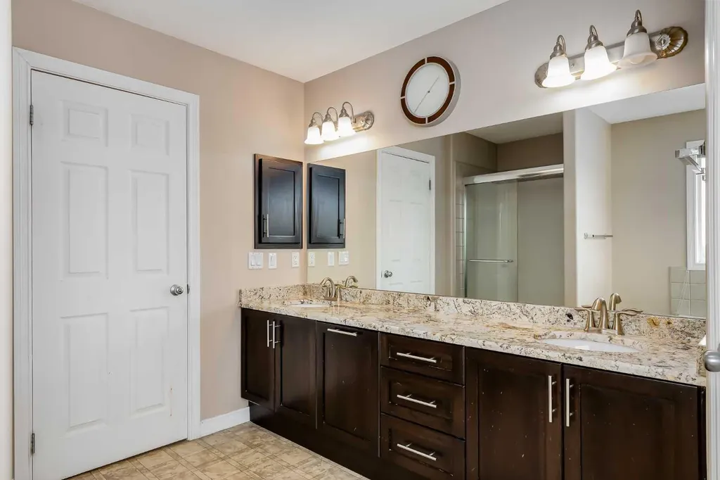 92 Everhollow Way SW Calgary AB T2Y 4R7