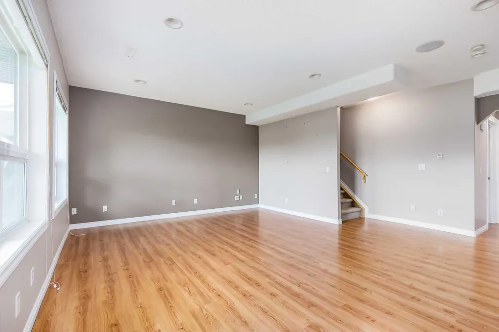92 Everhollow Way SW Calgary AB T2Y 4R7
