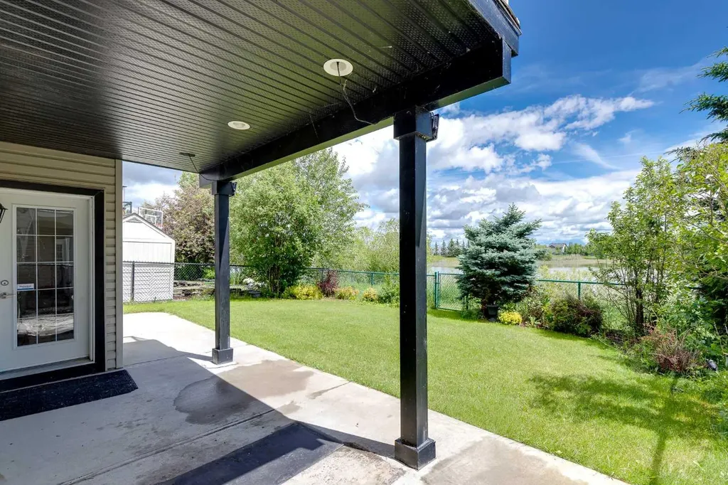 92 Everhollow Way SW Calgary AB T2Y 4R7