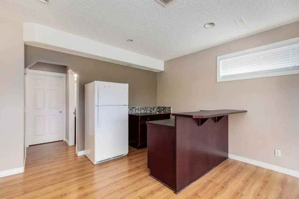 92 Everhollow Way SW Calgary AB T2Y 4R7