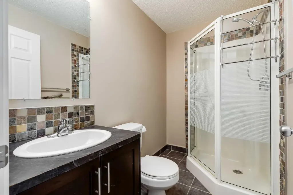 92 Everhollow Way SW Calgary AB T2Y 4R7