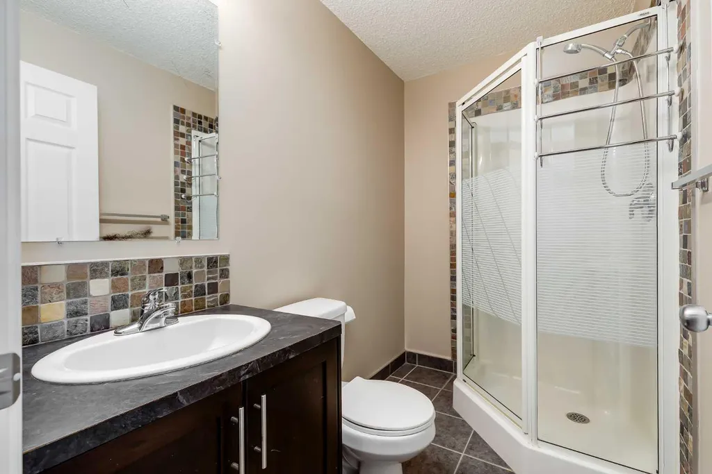 92 Everhollow Way SW Calgary AB T2Y 4R7