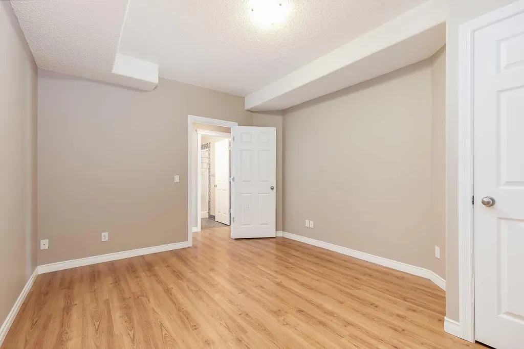 92 Everhollow Way SW Calgary AB T2Y 4R7