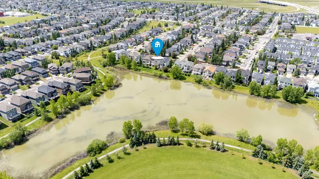 92 Everhollow Way SW Calgary AB T2Y 4R7