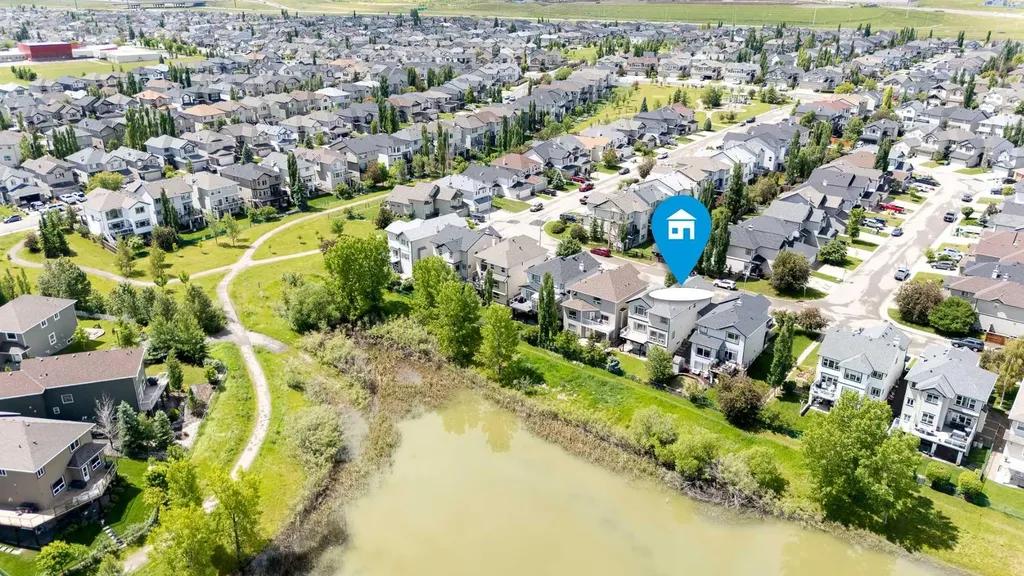 92 Everhollow Way SW Calgary AB T2Y 4R7