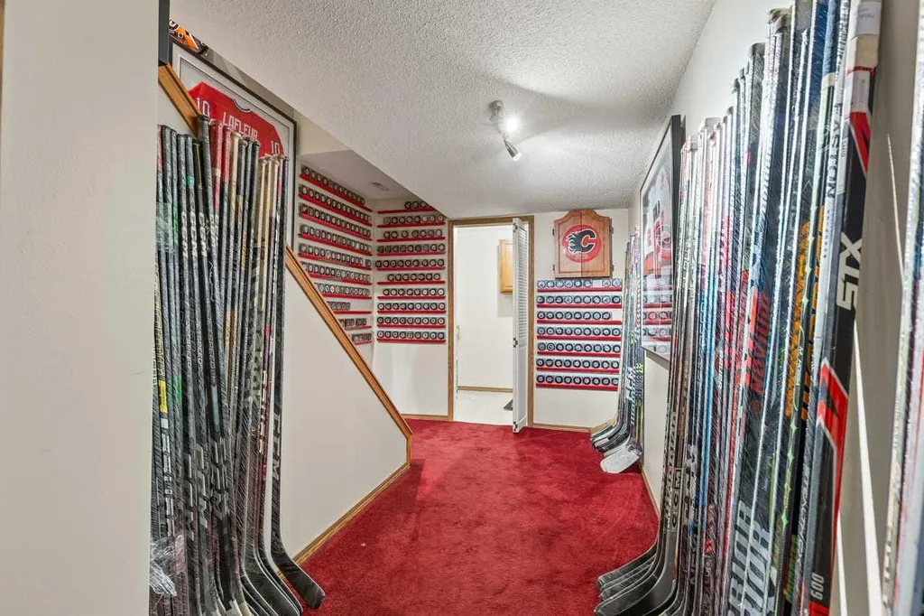 158 Saratoga Close NE Calgary AB T1Y 7A1