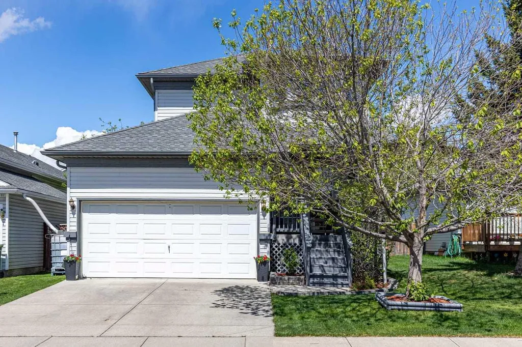158 Saratoga Close NE Calgary AB T1Y 7A1