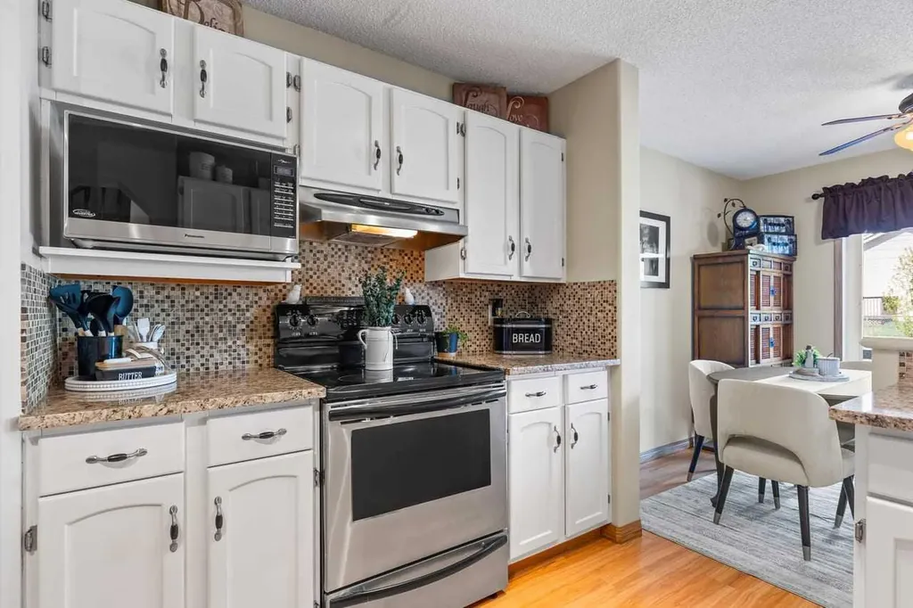 158 Saratoga Close NE Calgary AB T1Y 7A1