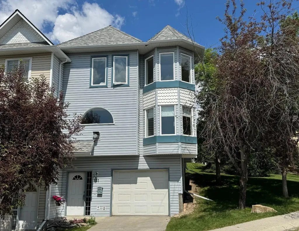 131 Patina Rise SW Calgary AB T3H 3R5