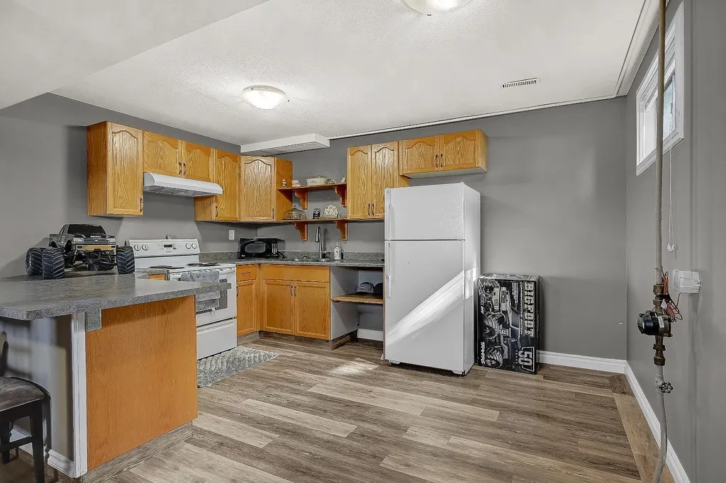 601 6 Avenue Beaverlodge AB T0H 0C0
