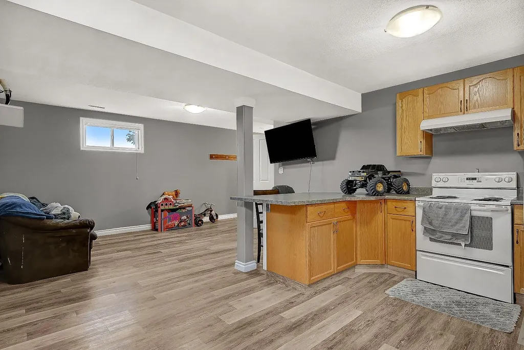 601 6 Avenue Beaverlodge AB T0H 0C0