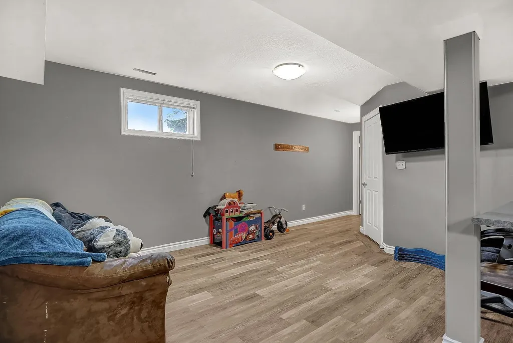 601 6 Avenue Beaverlodge AB T0H 0C0