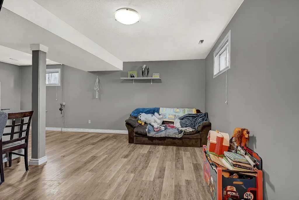 601 6 Avenue Beaverlodge AB T0H 0C0
