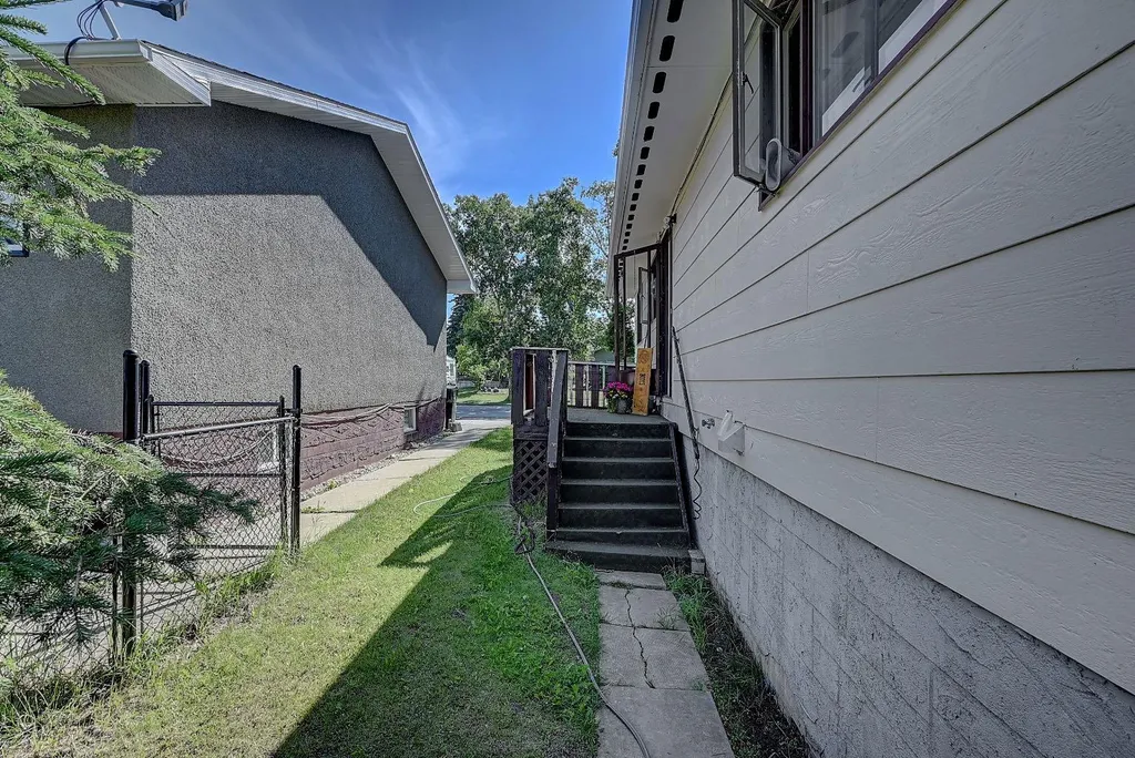 601 6 Avenue Beaverlodge AB T0H 0C0