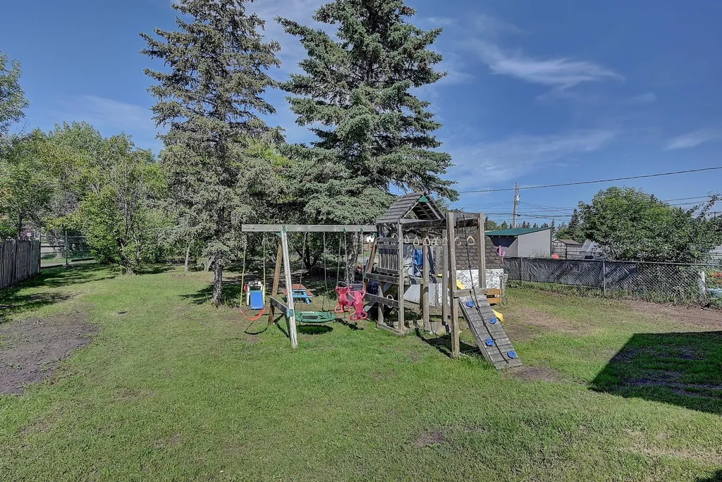 601 6 Avenue Beaverlodge AB T0H 0C0