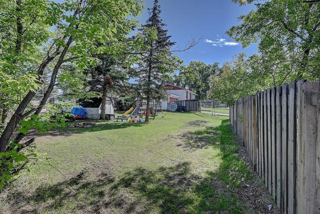 601 6 Avenue Beaverlodge AB T0H 0C0