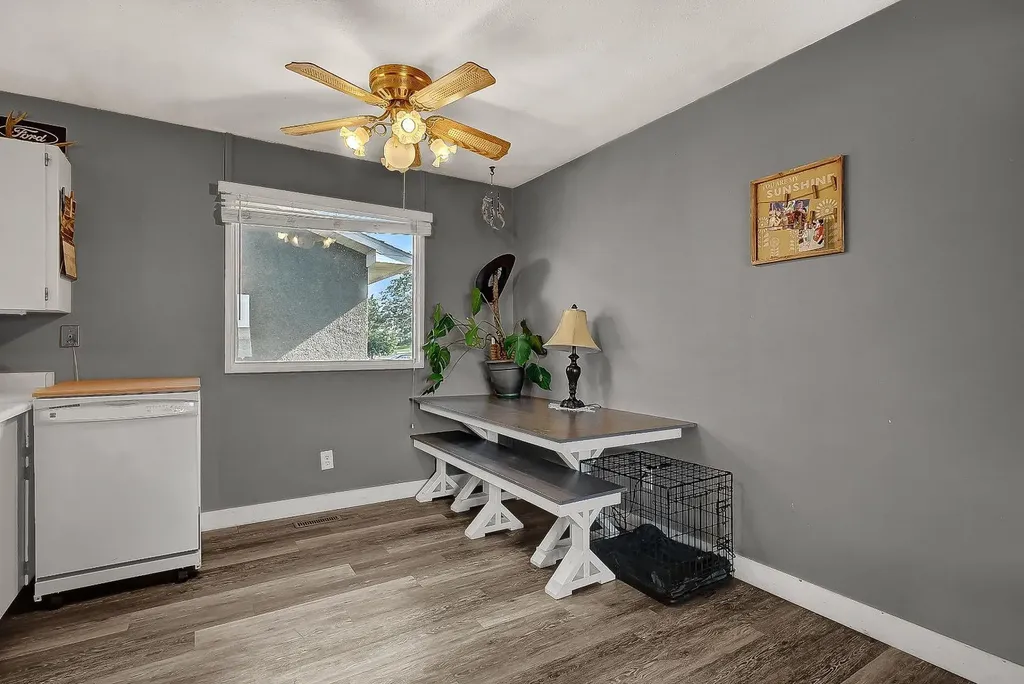 601 6 Avenue Beaverlodge AB T0H 0C0