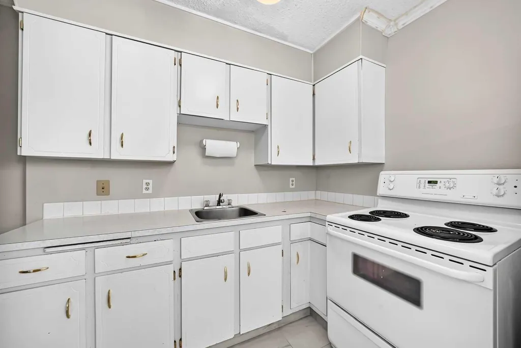 52 Doverdale Mews SE Calgary AB T2B 1V9