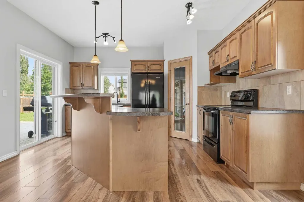 62 Besse Avenue NW Langdon AB T0J1X2