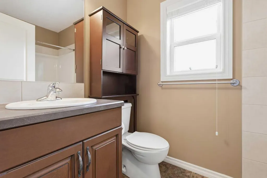 62 Besse Avenue NW Langdon AB T0J1X2