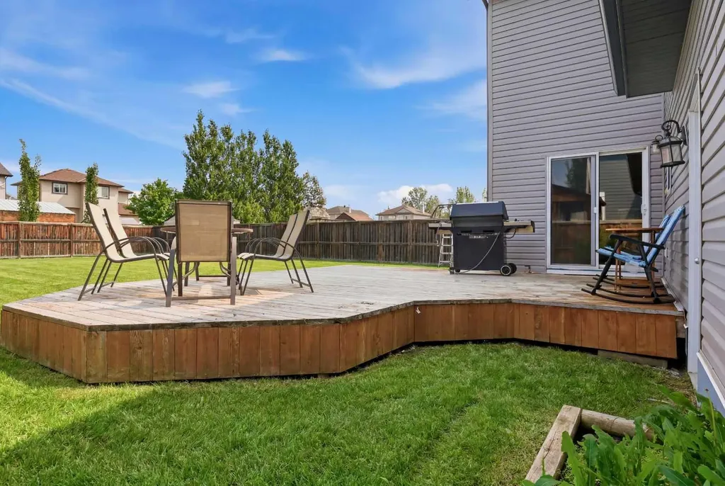 62 Besse Avenue NW Langdon AB T0J1X2