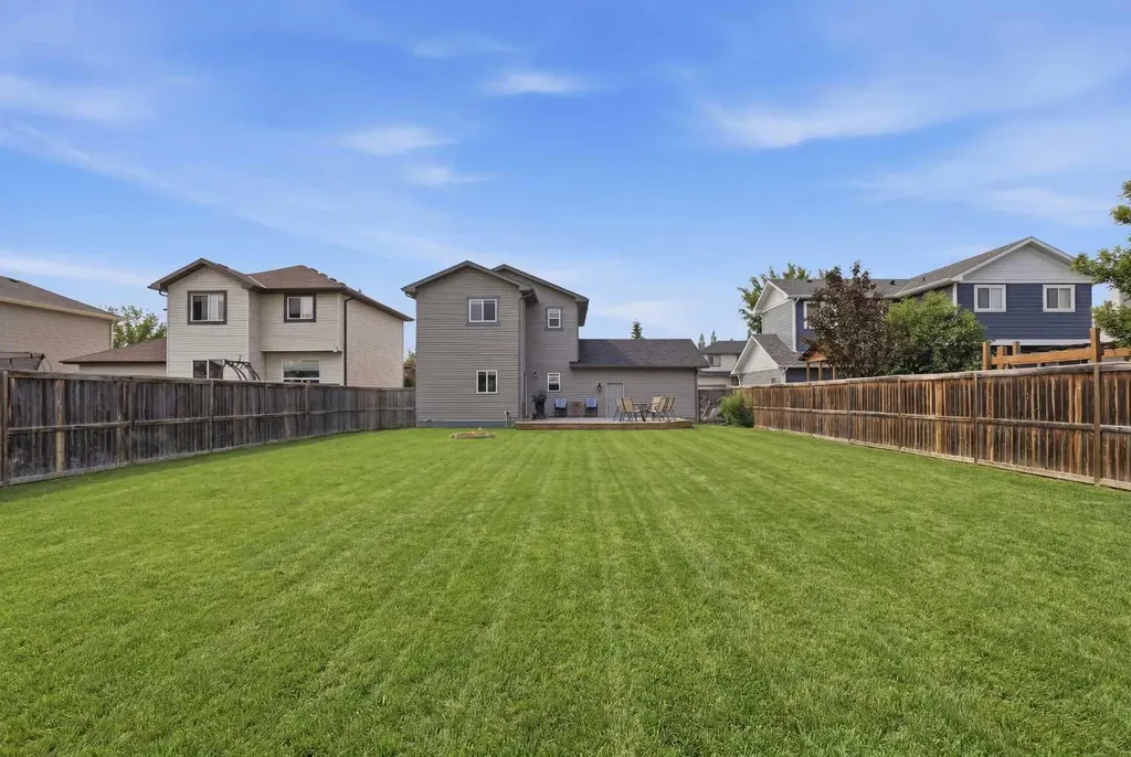 62 Besse Avenue NW Langdon AB T0J1X2