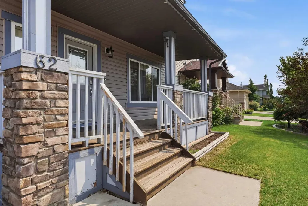 62 Besse Avenue NW Langdon AB T0J1X2