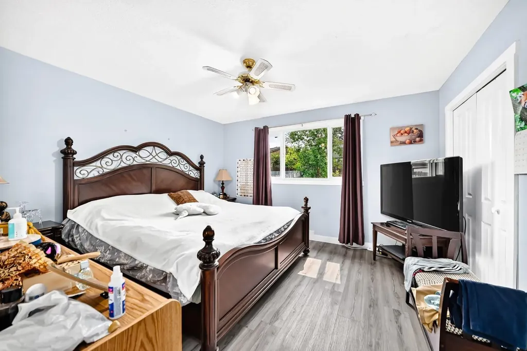 19 Berwick Crescent NW Calgary AB T3K 1P7
