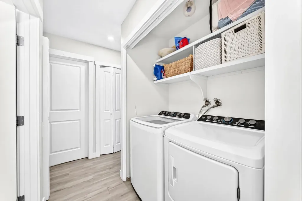 19 Berwick Crescent NW Calgary AB T3K 1P7