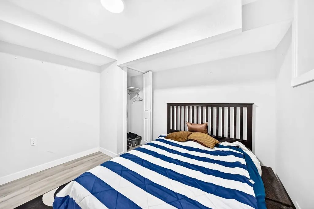 19 Berwick Crescent NW Calgary AB T3K 1P7