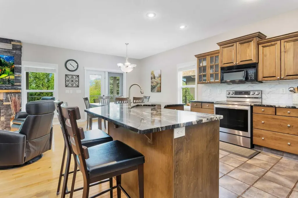 89 Alberts Close Red Deer AB T4R 3J7