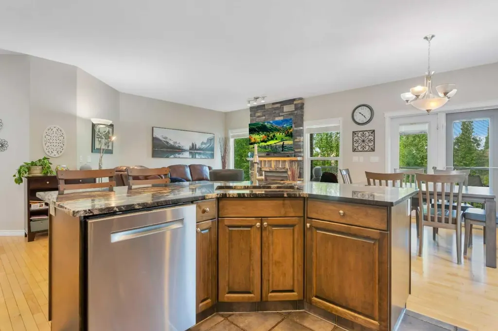 89 Alberts Close Red Deer AB T4R 3J7