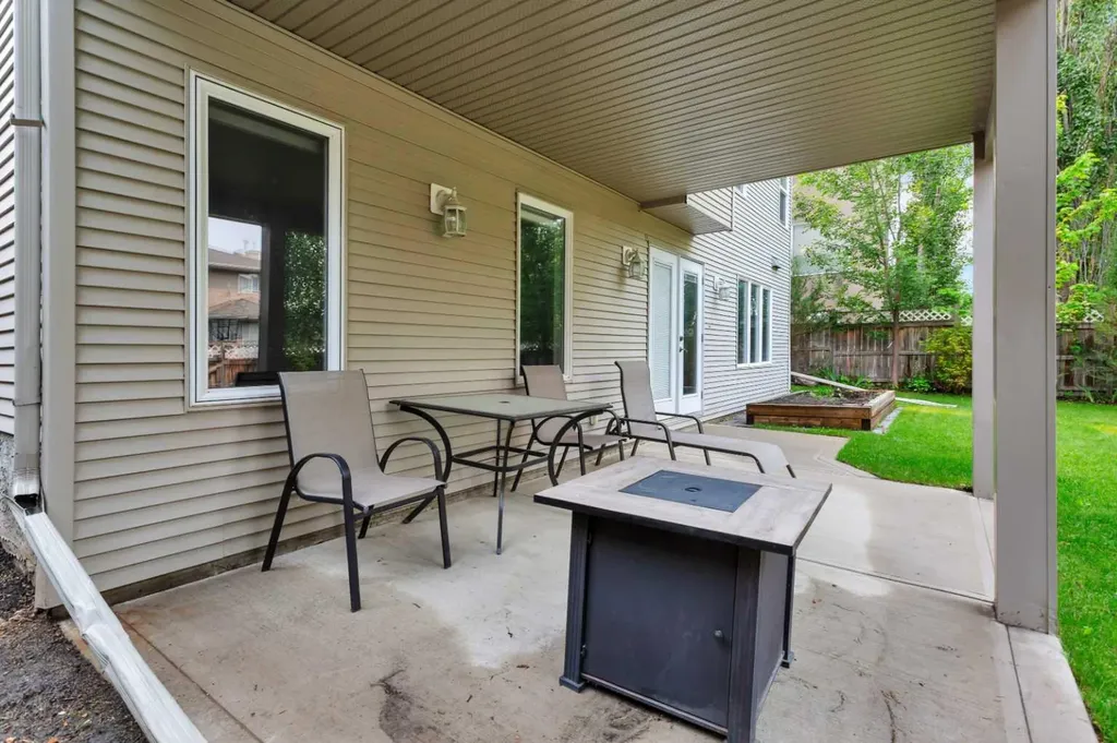 89 Alberts Close Red Deer AB T4R 3J7