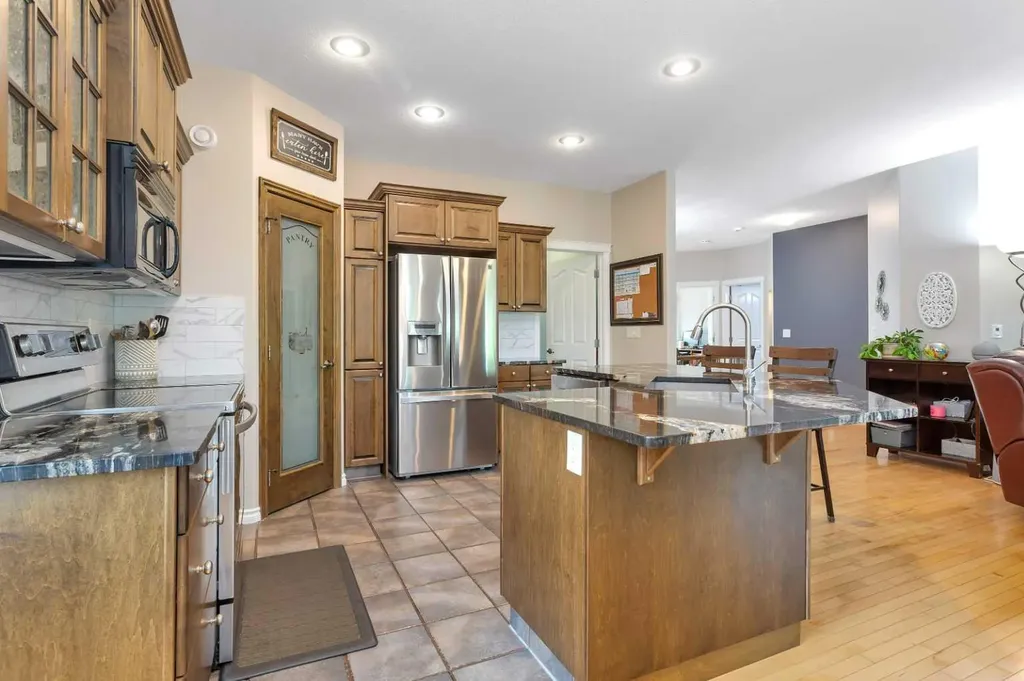 89 Alberts Close Red Deer AB T4R 3J7