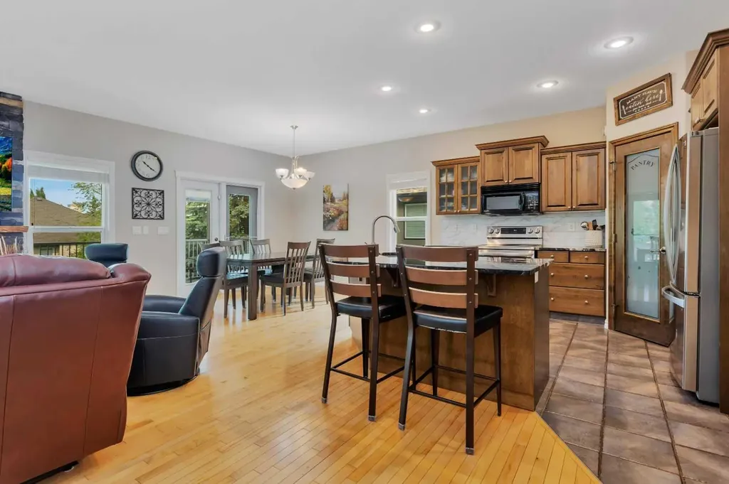 89 Alberts Close Red Deer AB T4R 3J7