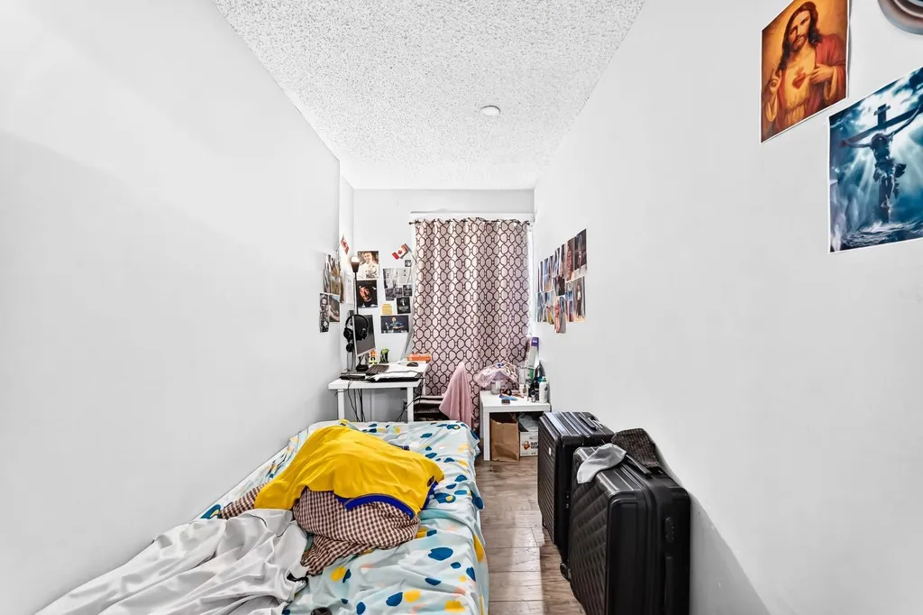 208 Temple Close NE Calgary AB T1Y 3B6