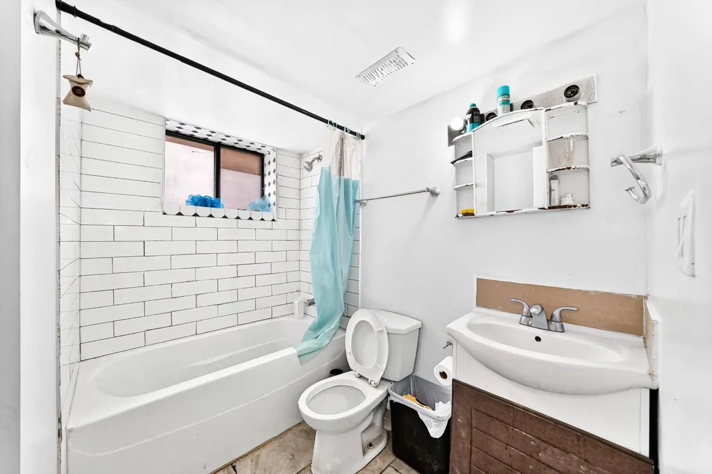 208 Temple Close NE Calgary AB T1Y 3B6