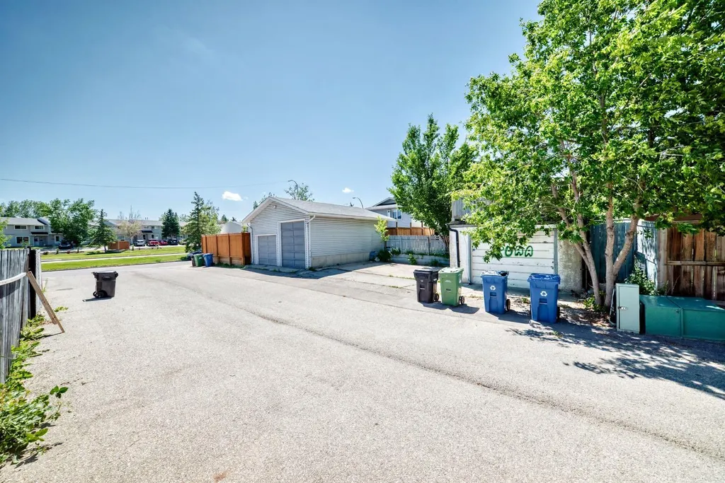 208 Temple Close NE Calgary AB T1Y 3B6