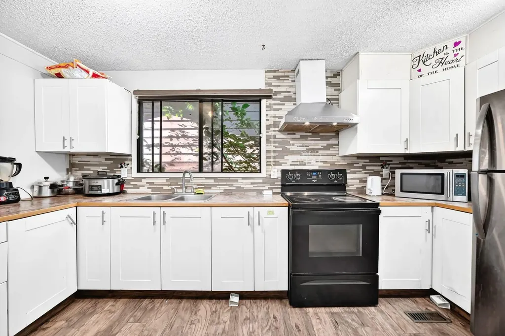 208 Temple Close NE Calgary AB T1Y 3B6