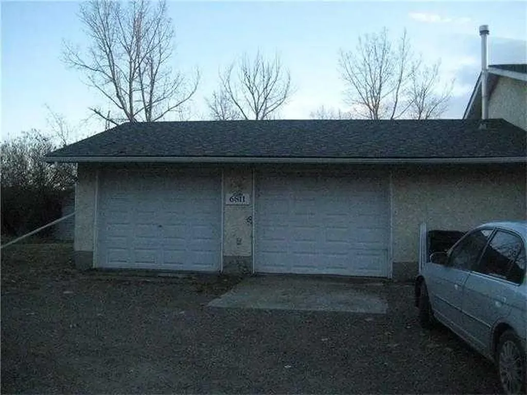 6811 89 Avenue NE Calgary AB T2M4L5