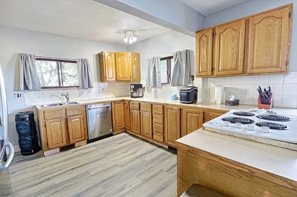 4810 57 Avenue Taber AB T1G1E4