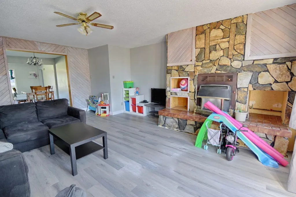 4810 57 Avenue Taber AB T1G1E4