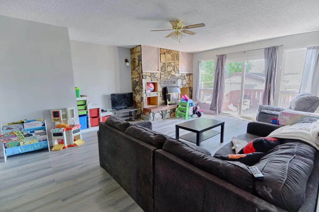 4810 57 Avenue Taber AB T1G1E4