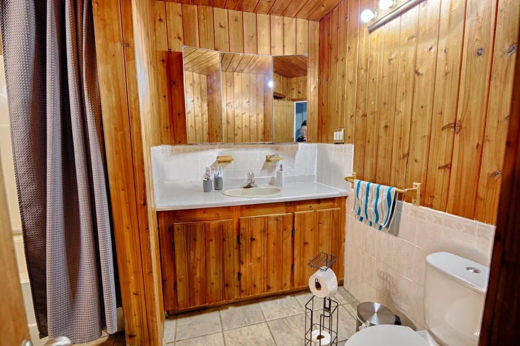 4810 57 Avenue Taber AB T1G1E4