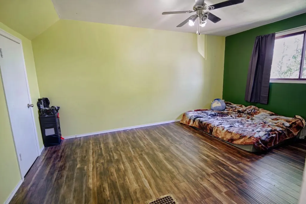 4810 57 Avenue Taber AB T1G1E4