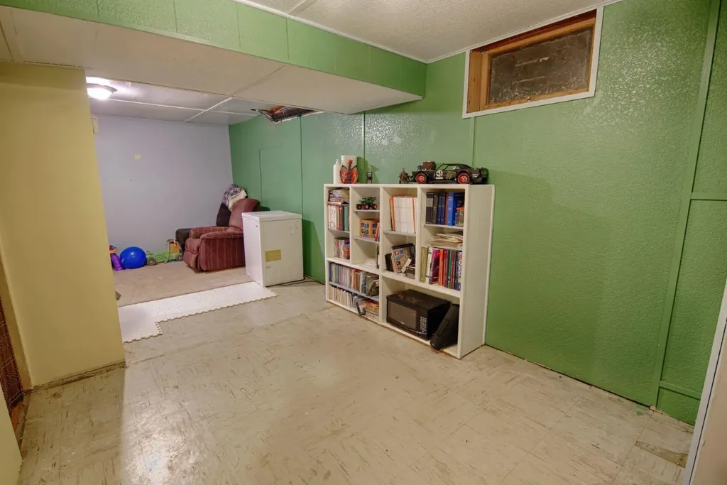 4810 57 Avenue Taber AB T1G1E4