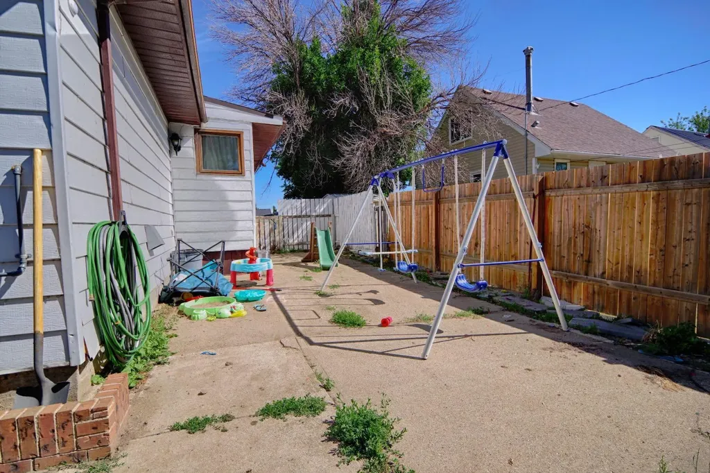 4810 57 Avenue Taber AB T1G1E4