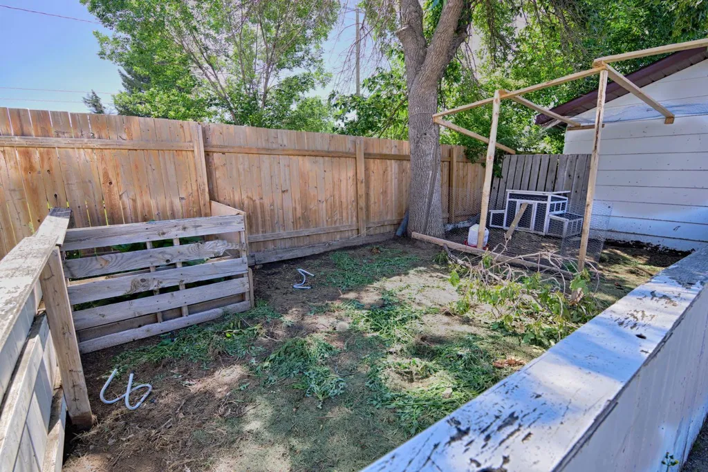 4810 57 Avenue Taber AB T1G1E4